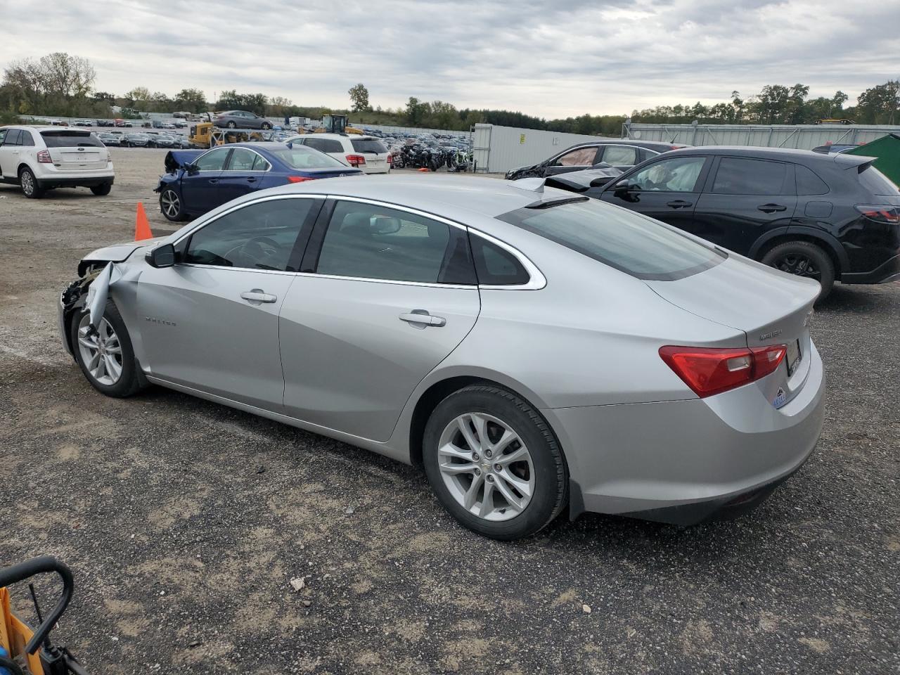 2016 Chevrolet Malibu Lt - Фото 2