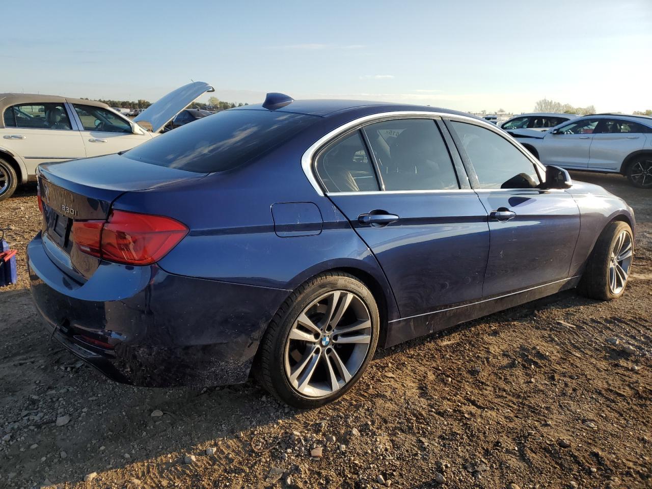 2017 BMW 330 Xi - Фото 3