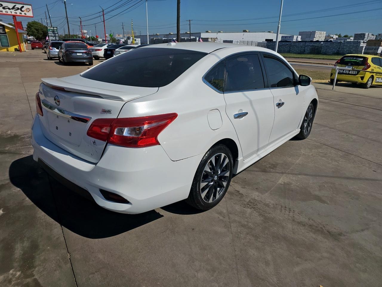 2017 Nissan Sentra S - Фото 4