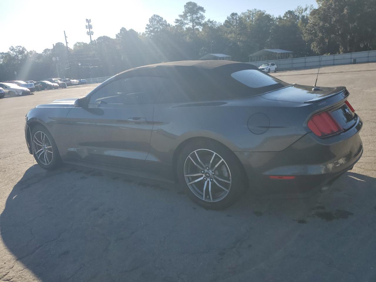 2017 Ford Mustang - Фото 2