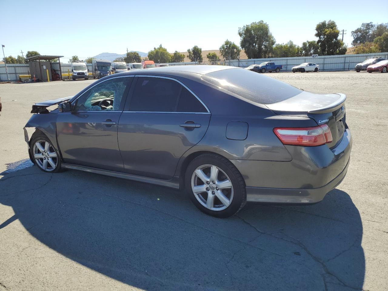 2009 Toyota Camry Base - Фото 2