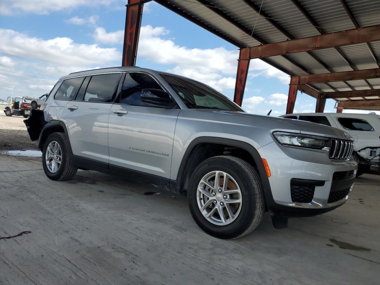 2024 Jeep Grand Cherokee L Laredo - Image 4