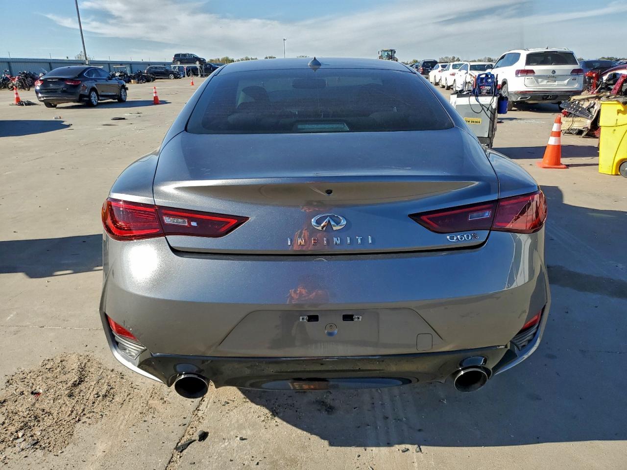 2018 Infiniti Q60 Red Sport 400 - Фото 6