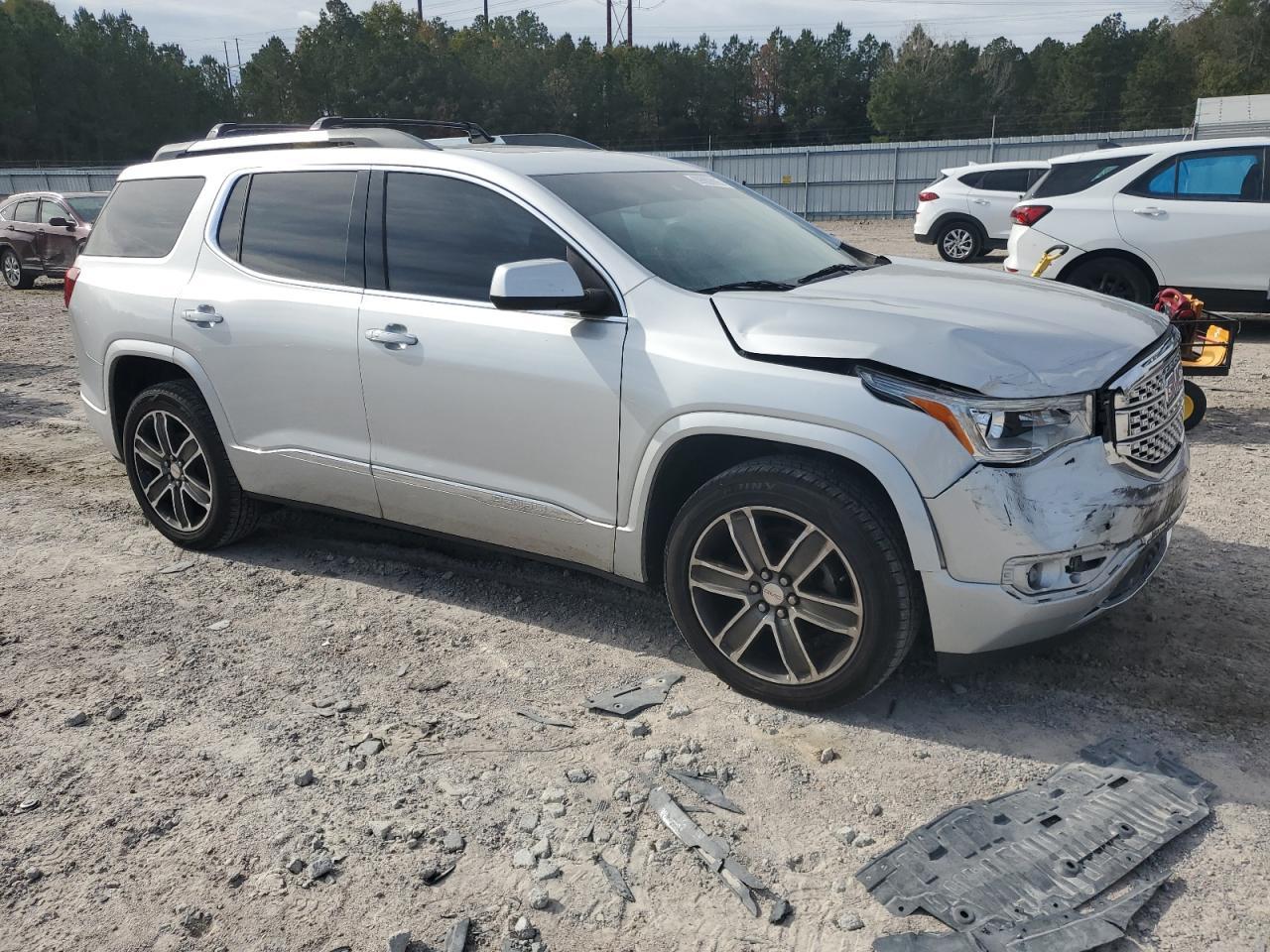 2017 GMC Acadia Denali - Фото 4