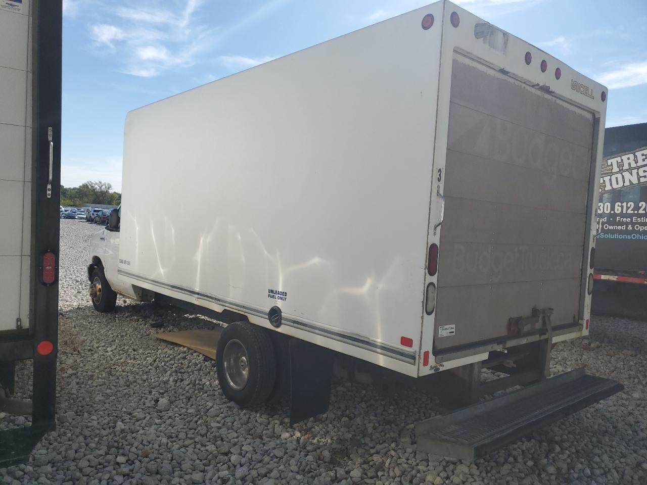 2016 Ford Econoline E350 Super Duty Cutaway Van - Фото 2