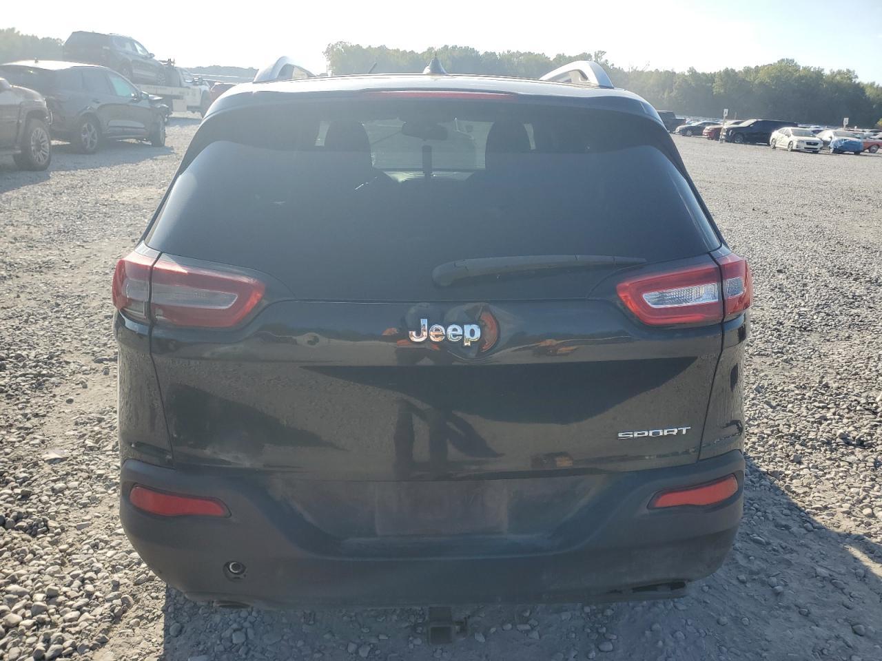 2015 Jeep Cherokee Sport - Image 6