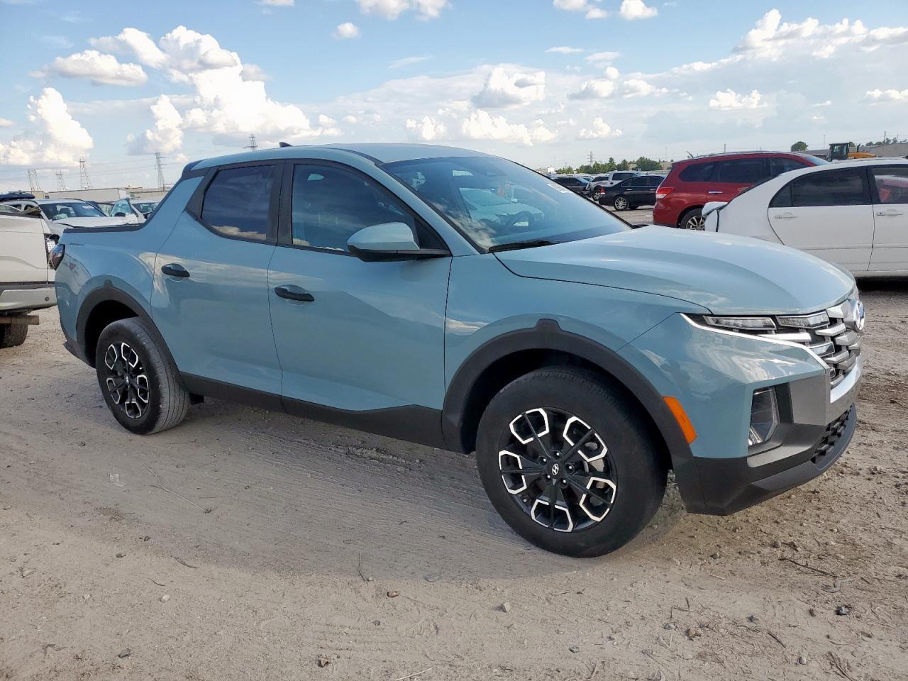 2024 Hyundai Santa Cruz Se - Image 4