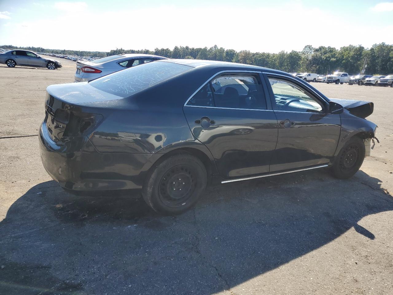 2014 Toyota Camry L - Фото 3