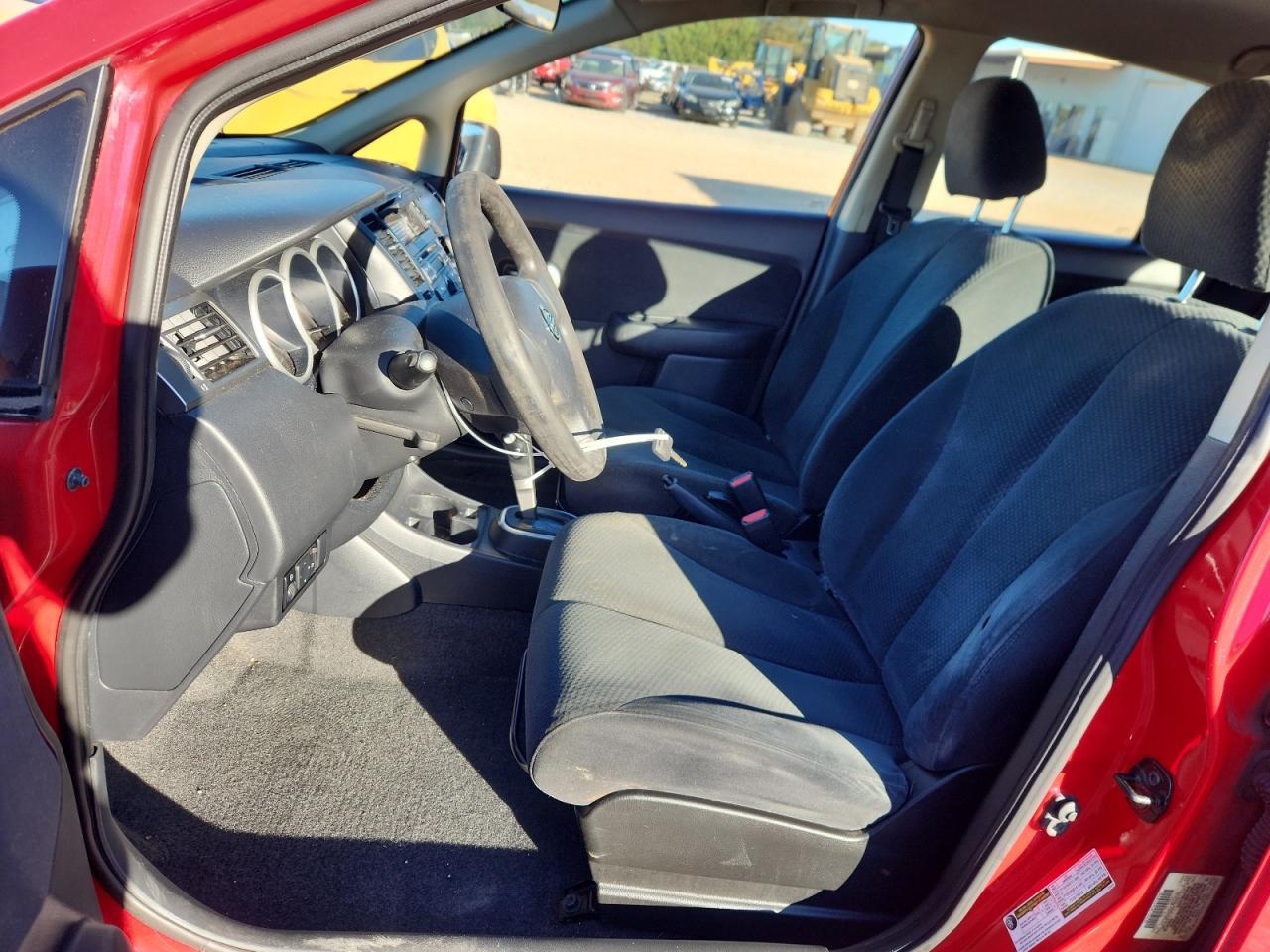 2011 Nissan Versa S - Фото 7