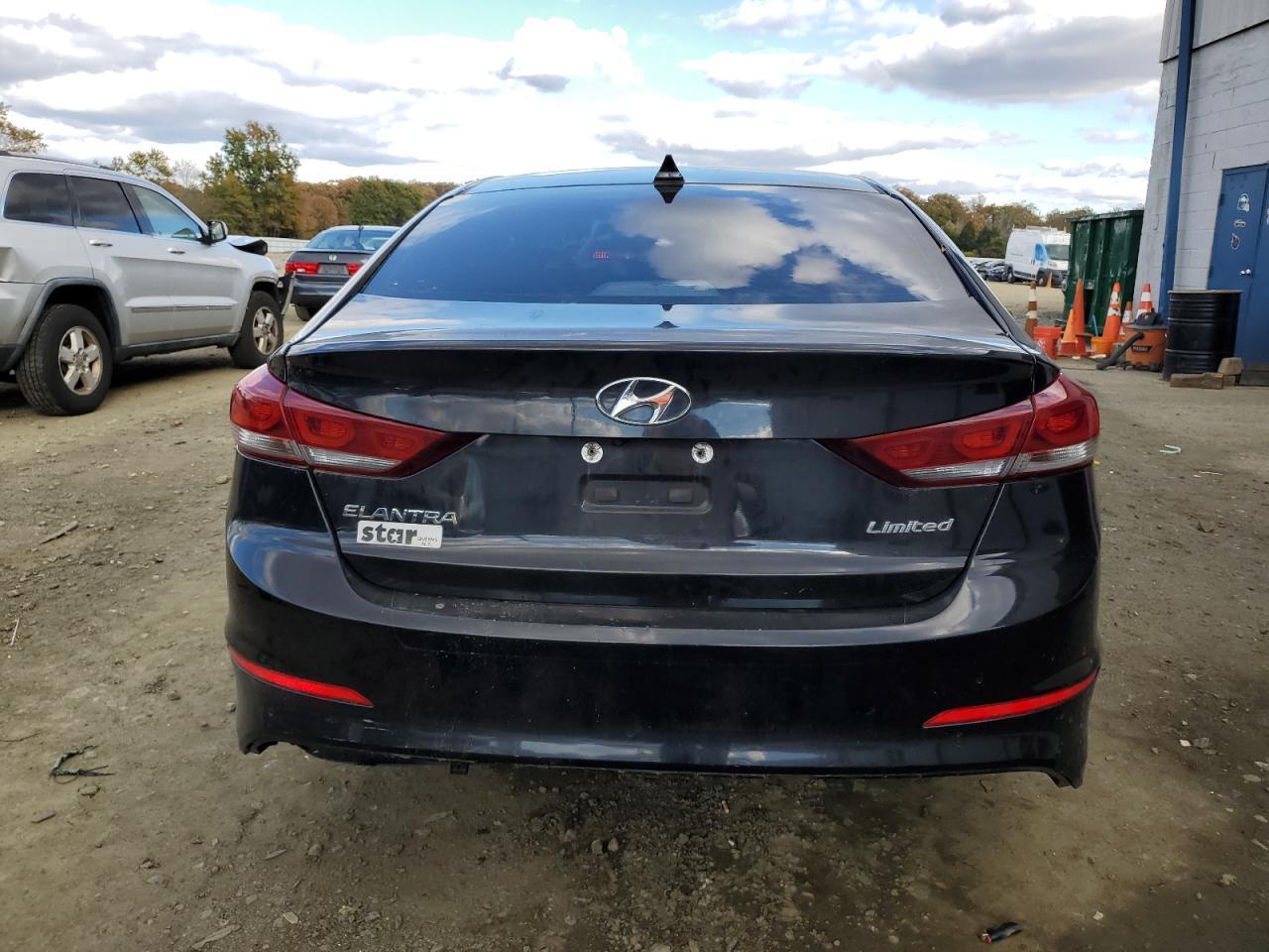 2017 Hyundai Elantra Se - Image 6