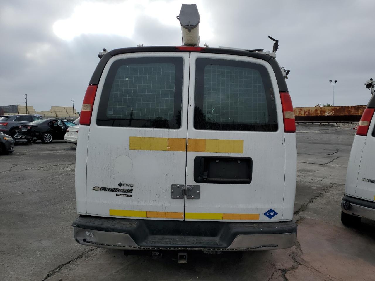 2014 Chevrolet Express G2500 Cargo Van - Pri Fleet - Фото 6