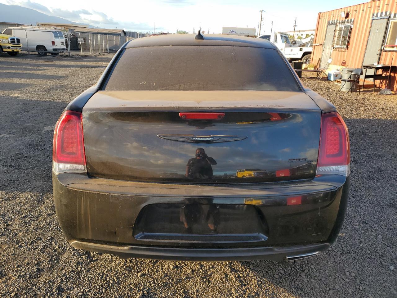 2019 Chrysler 300 S - Фото 6