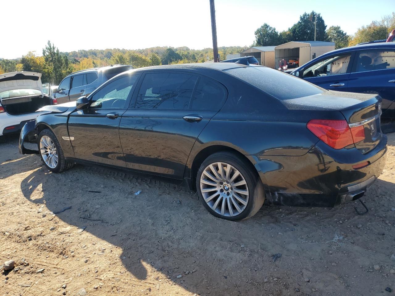2010 BMW 750 Li - Image 2