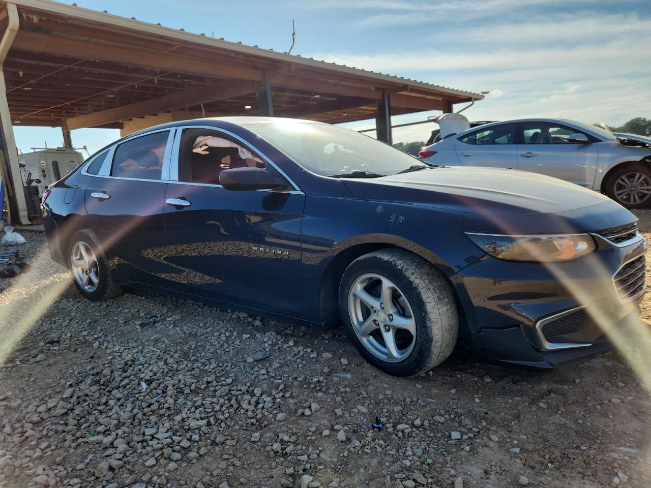 2017 Chev Malibu Ls - Фото 4