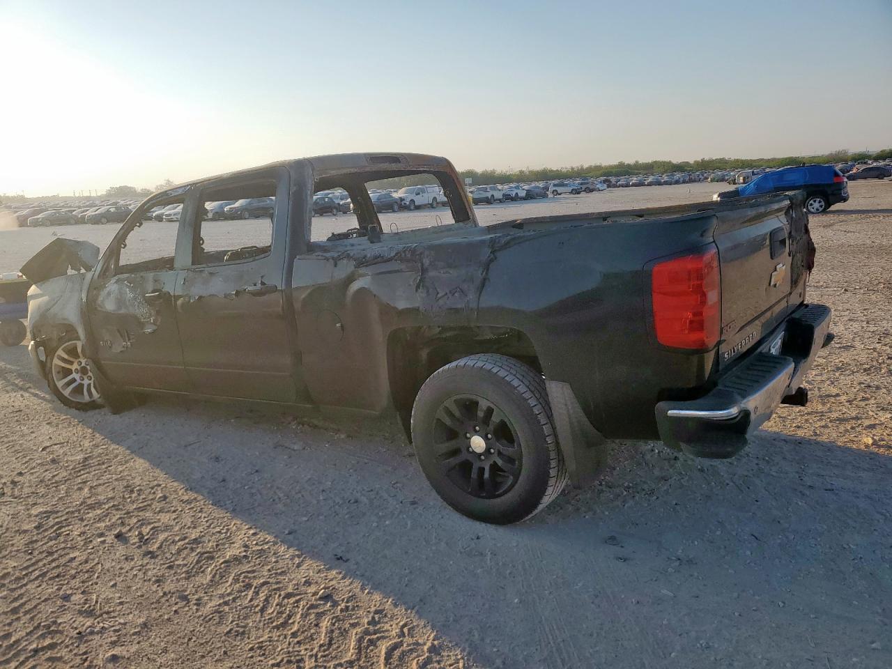 2016 Chevrolet Silverado K1500 Lt - Image 2