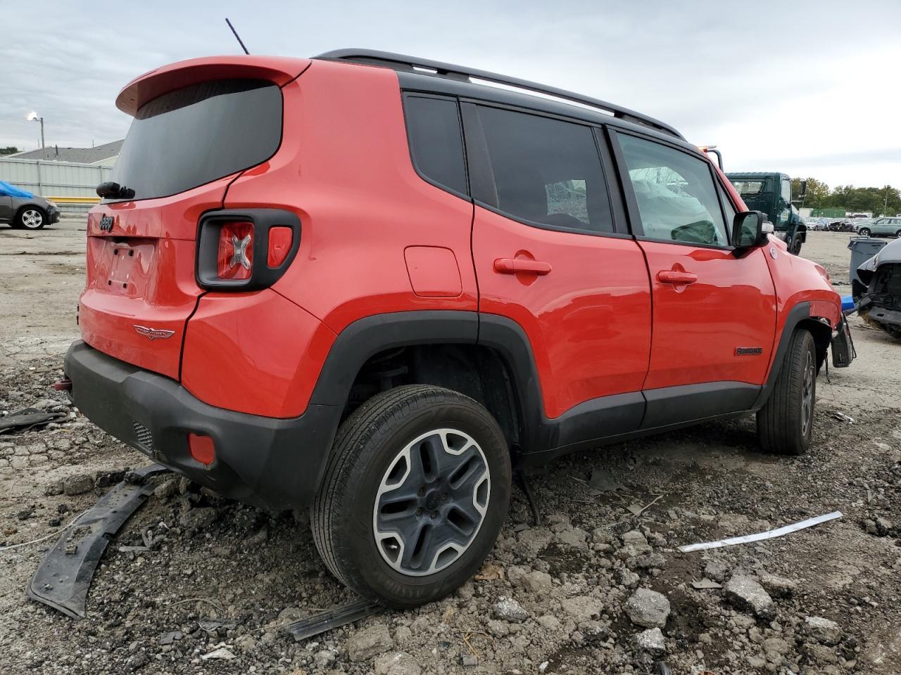 2015 Jeep Renegade Trailhawk - Фото 3