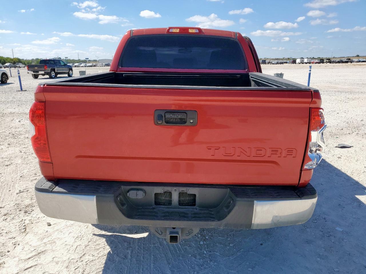 2015 Toyota Tundra Crewmax Limited - Image 6