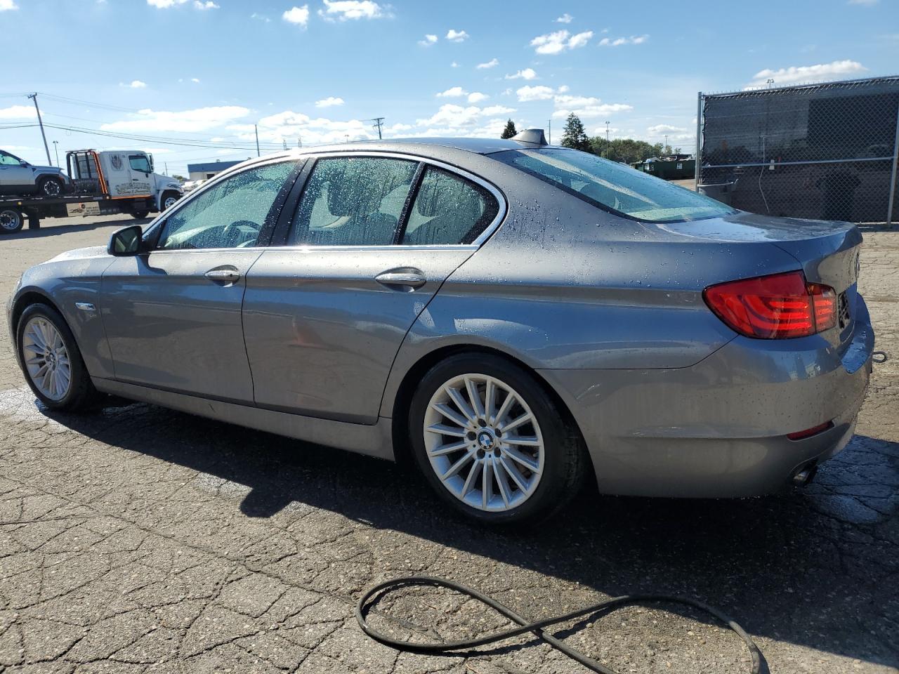 2011 BMW 535 Xi - Фото 2