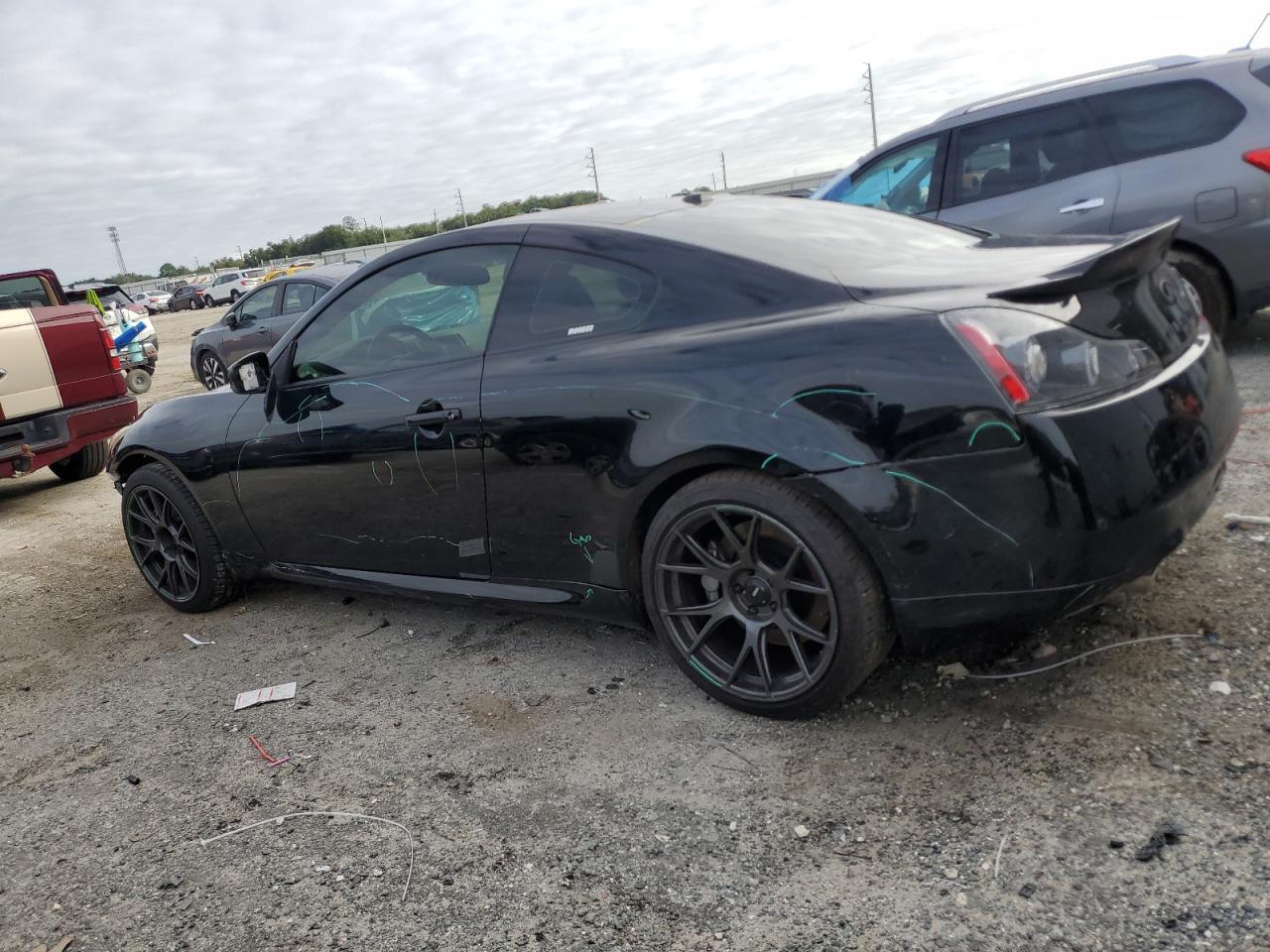 2013 Infiniti G37 Journey - Фото 2