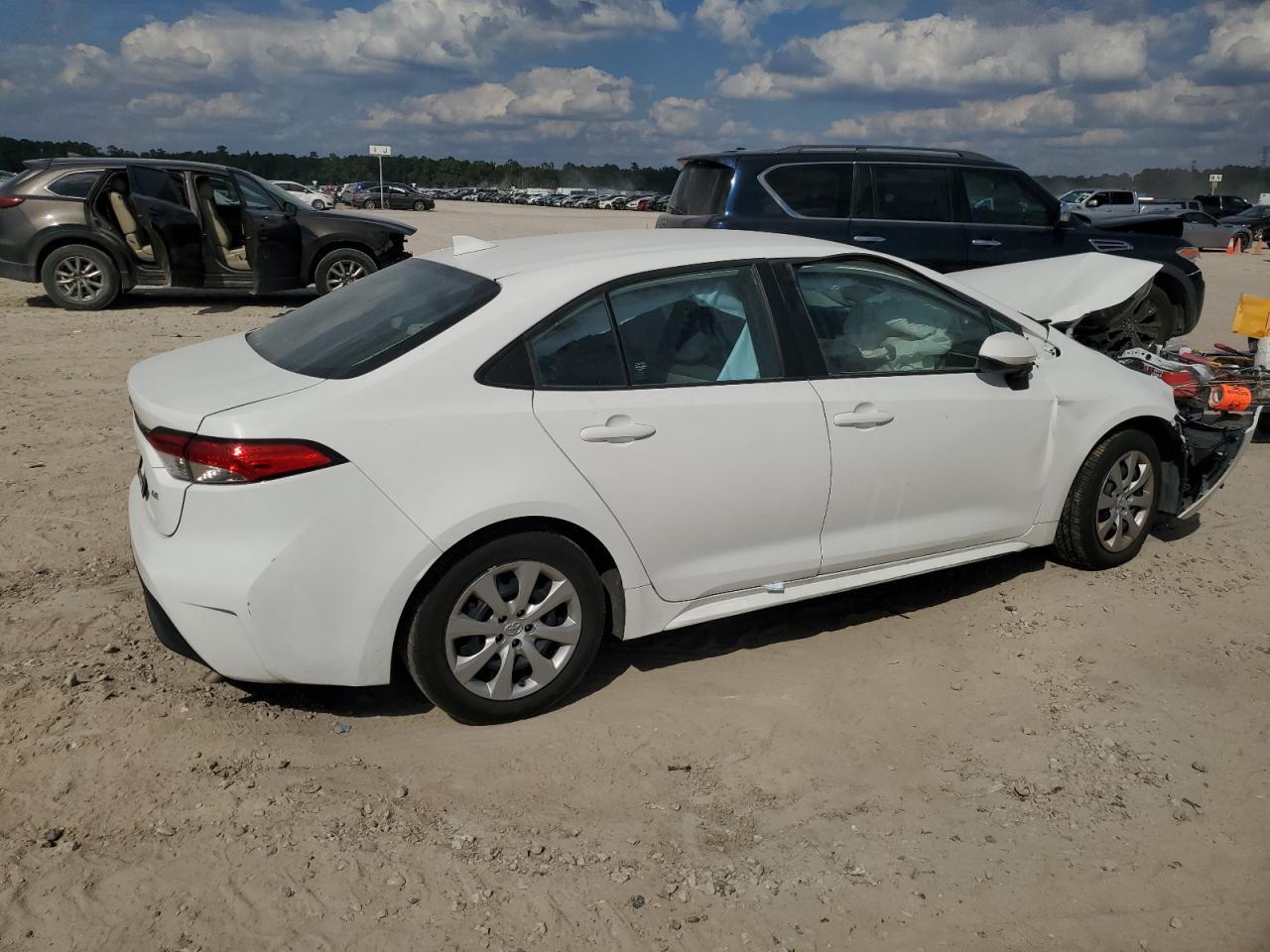 2024 Toyota Corolla Le - Фото 3