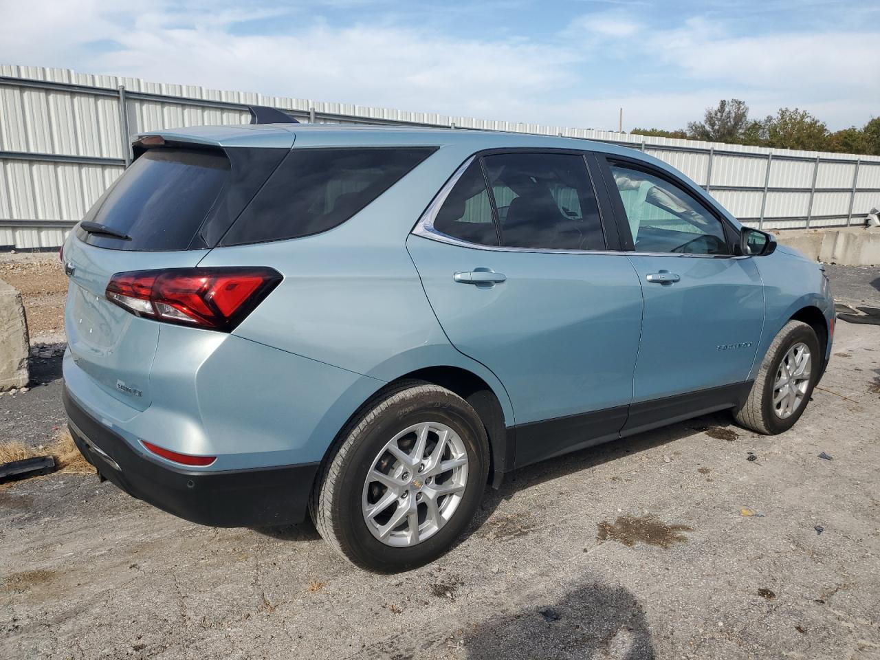 2022 Chevrolet Equinox Lt - Image 3