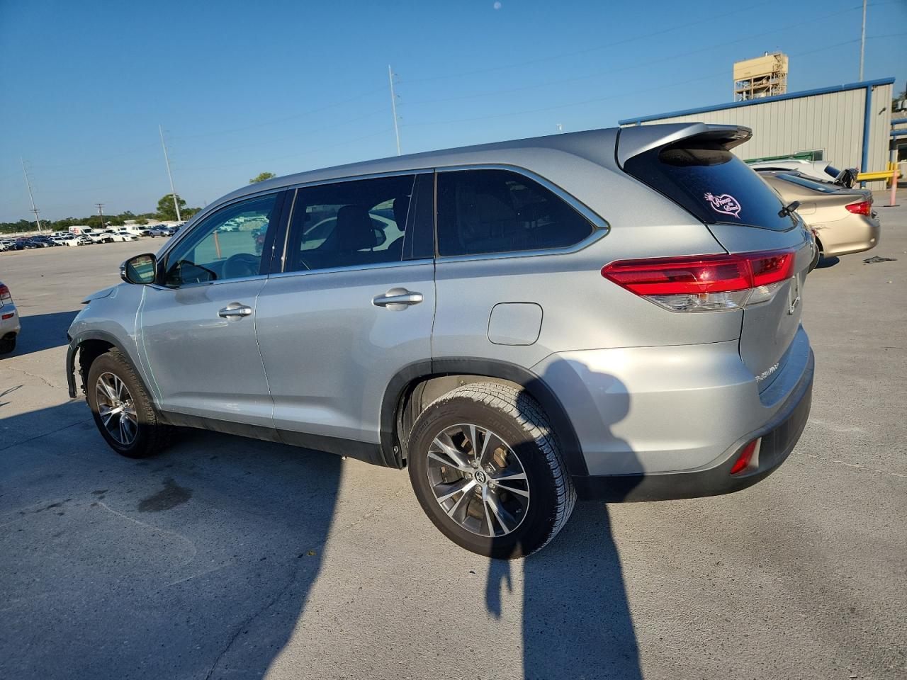 2019 Toyota Highlander Le - Image 2