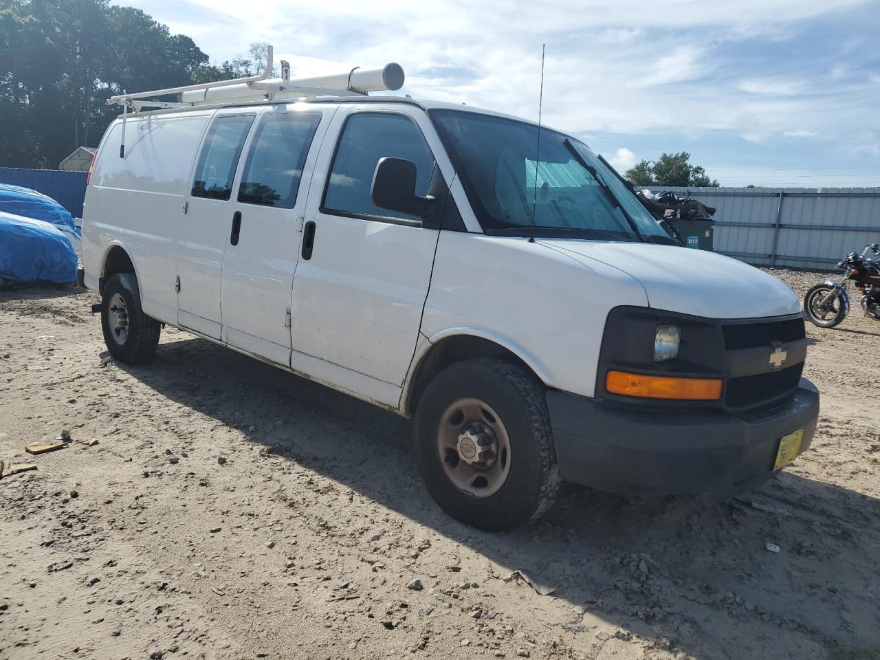 2013 Chevrolet Express G2500 - Image 4