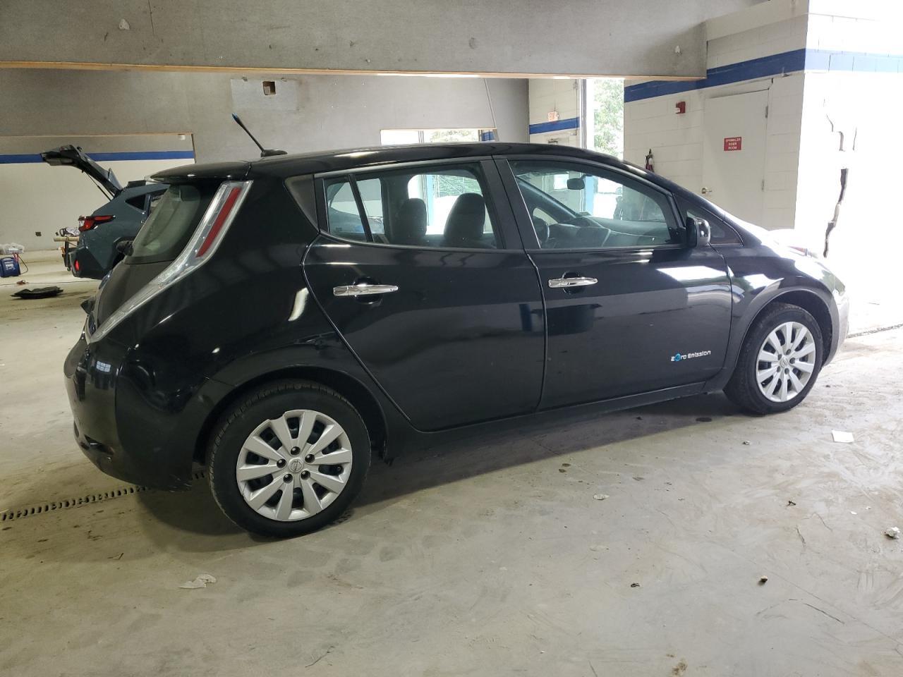 2013 Nissan Leaf S - Image 3