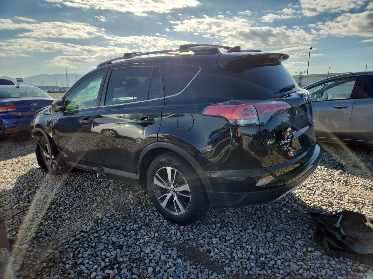 2017 Toyota Rav4 Xle - Image 2