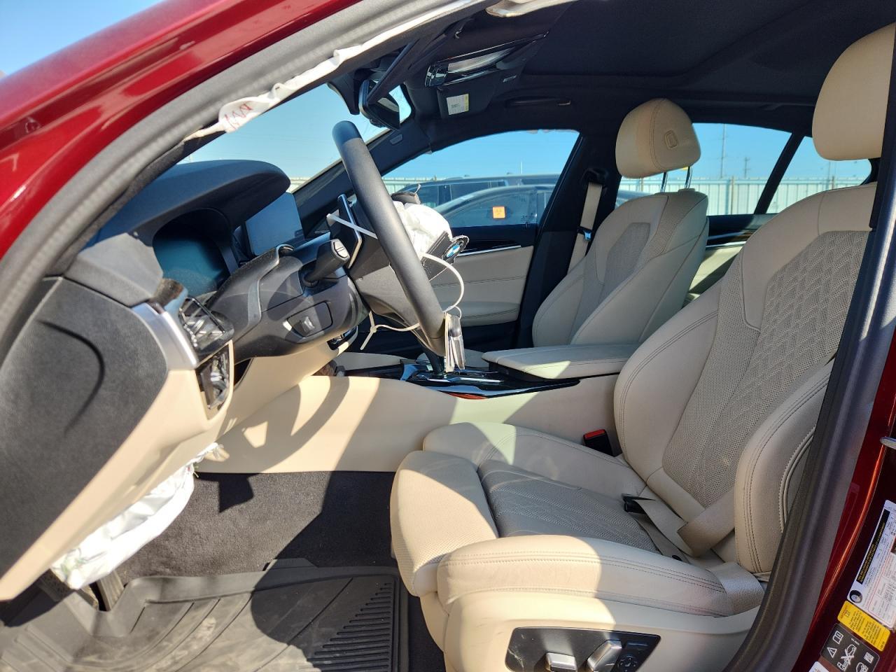 2023 BMW 530 Xi - Image 7