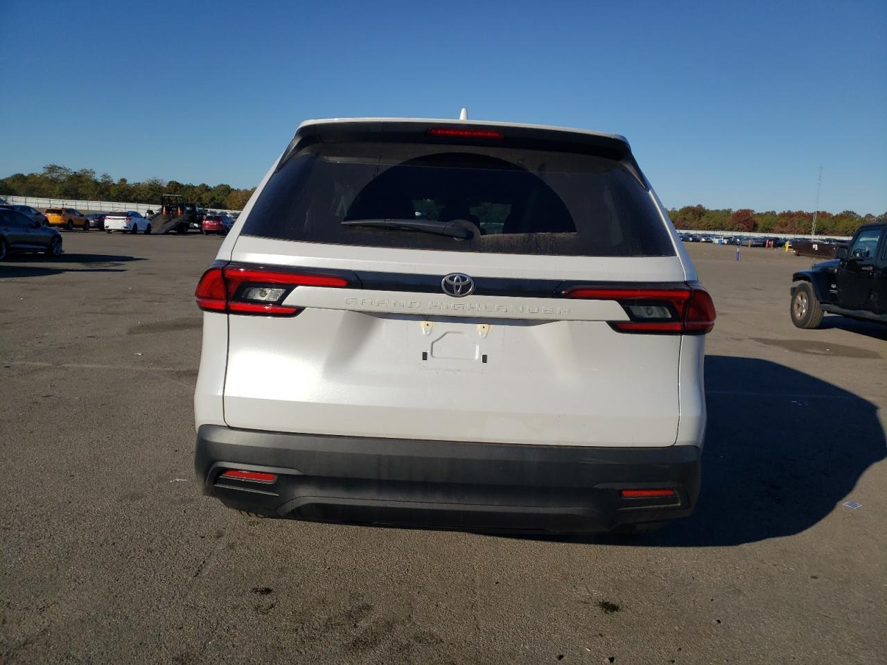 2025 Toyota Grand Highlander Le - Фото 6