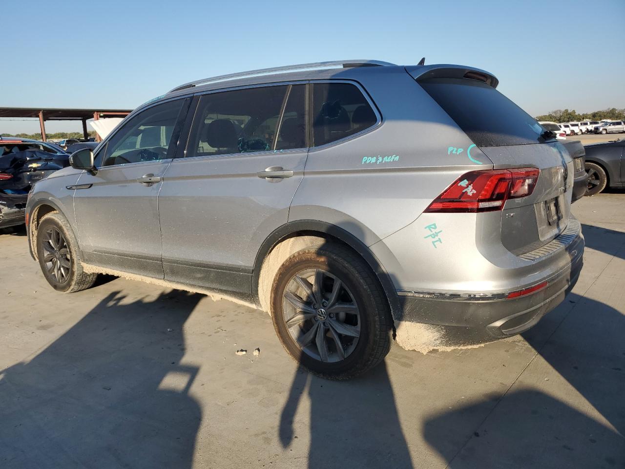 2022 Volkswagen Tiguan Se - Image 2