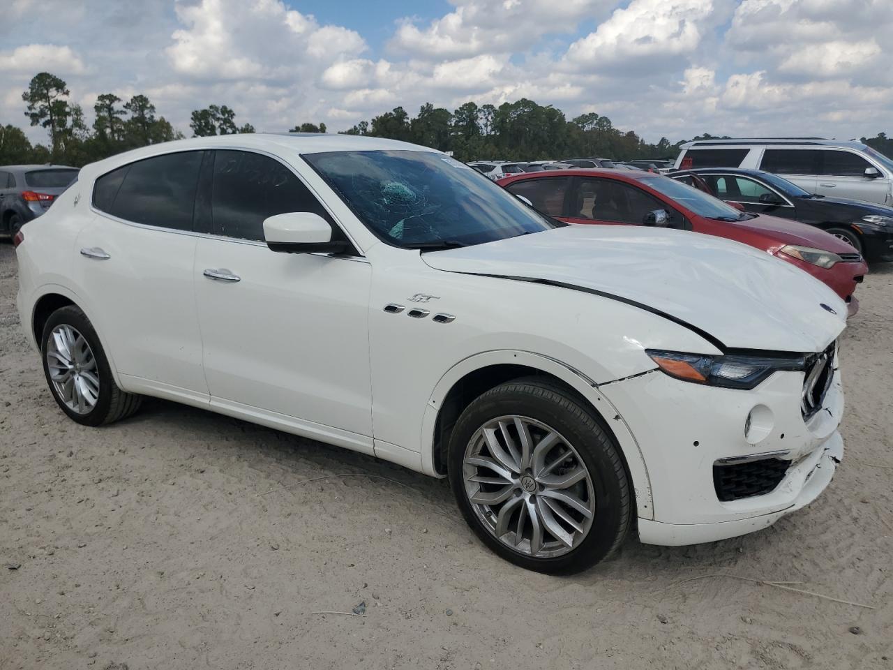 2022 Maserati Levante Base - Фото 4