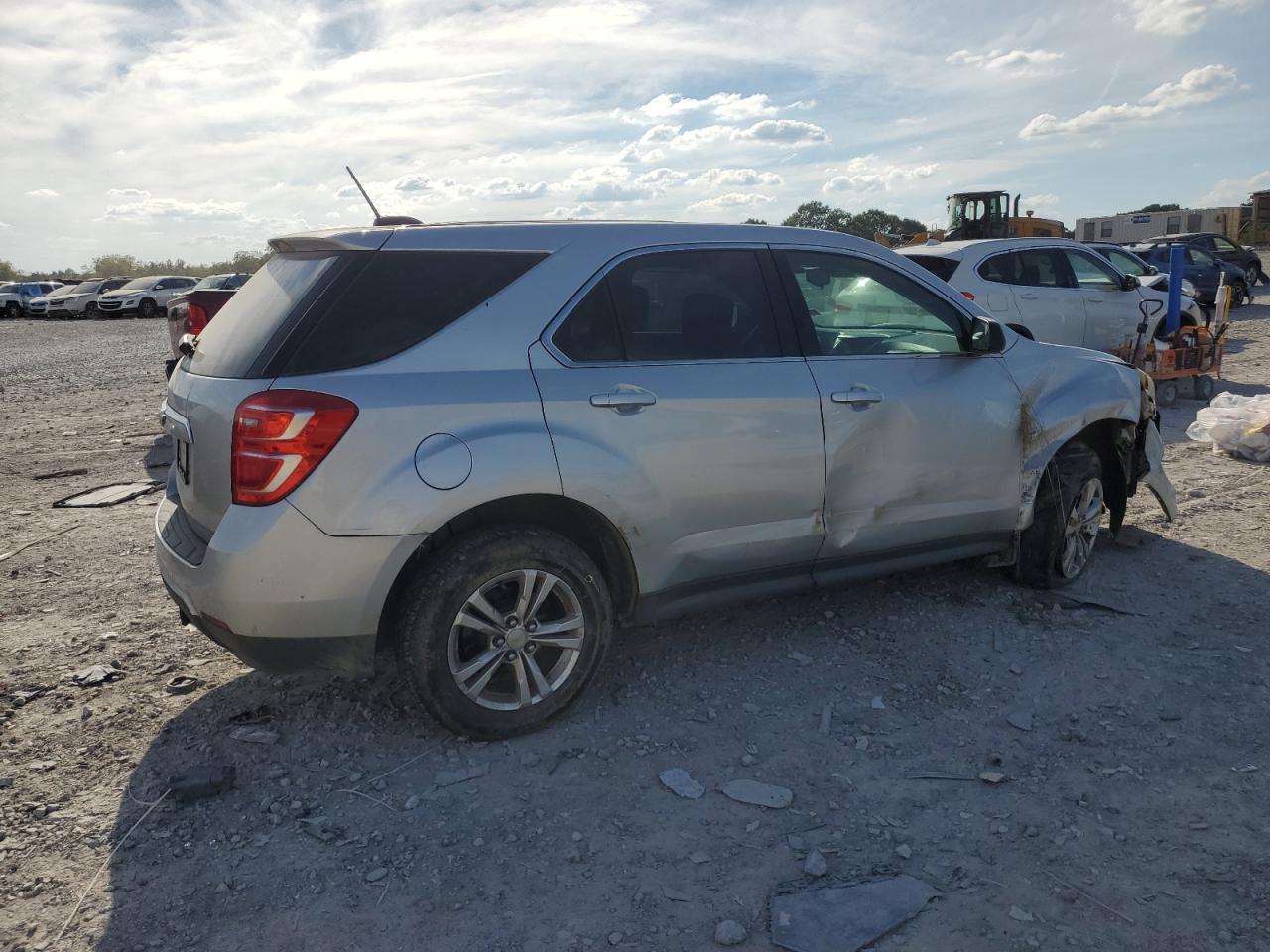 2017 Chevrolet Equinox Ls - Фото 3