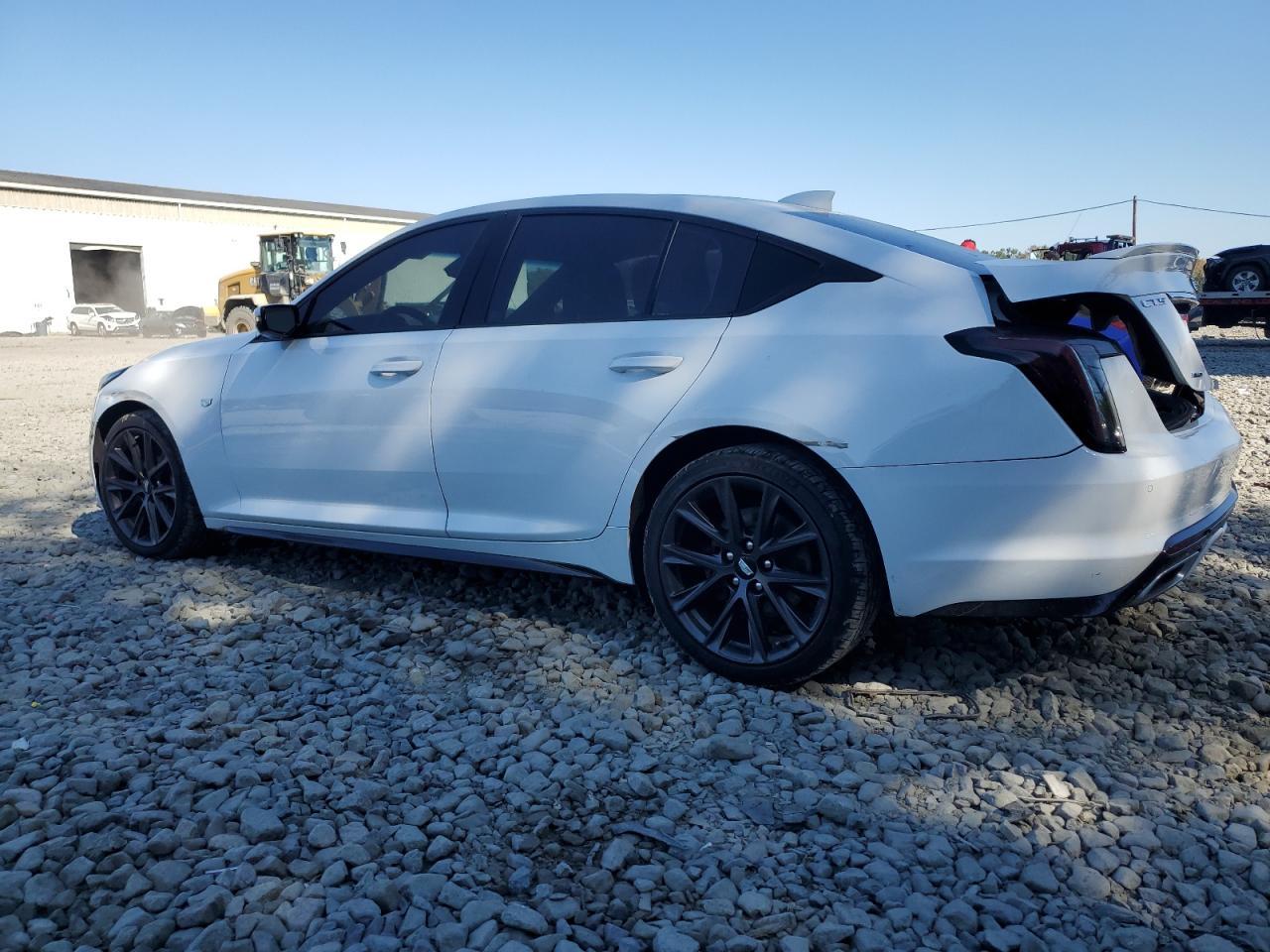 2022 Cadillac Ct5 Sport - Фото 2