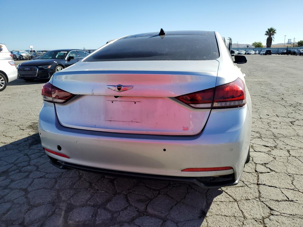 2015 Hyundai Genesis 3.8L - Фото 6