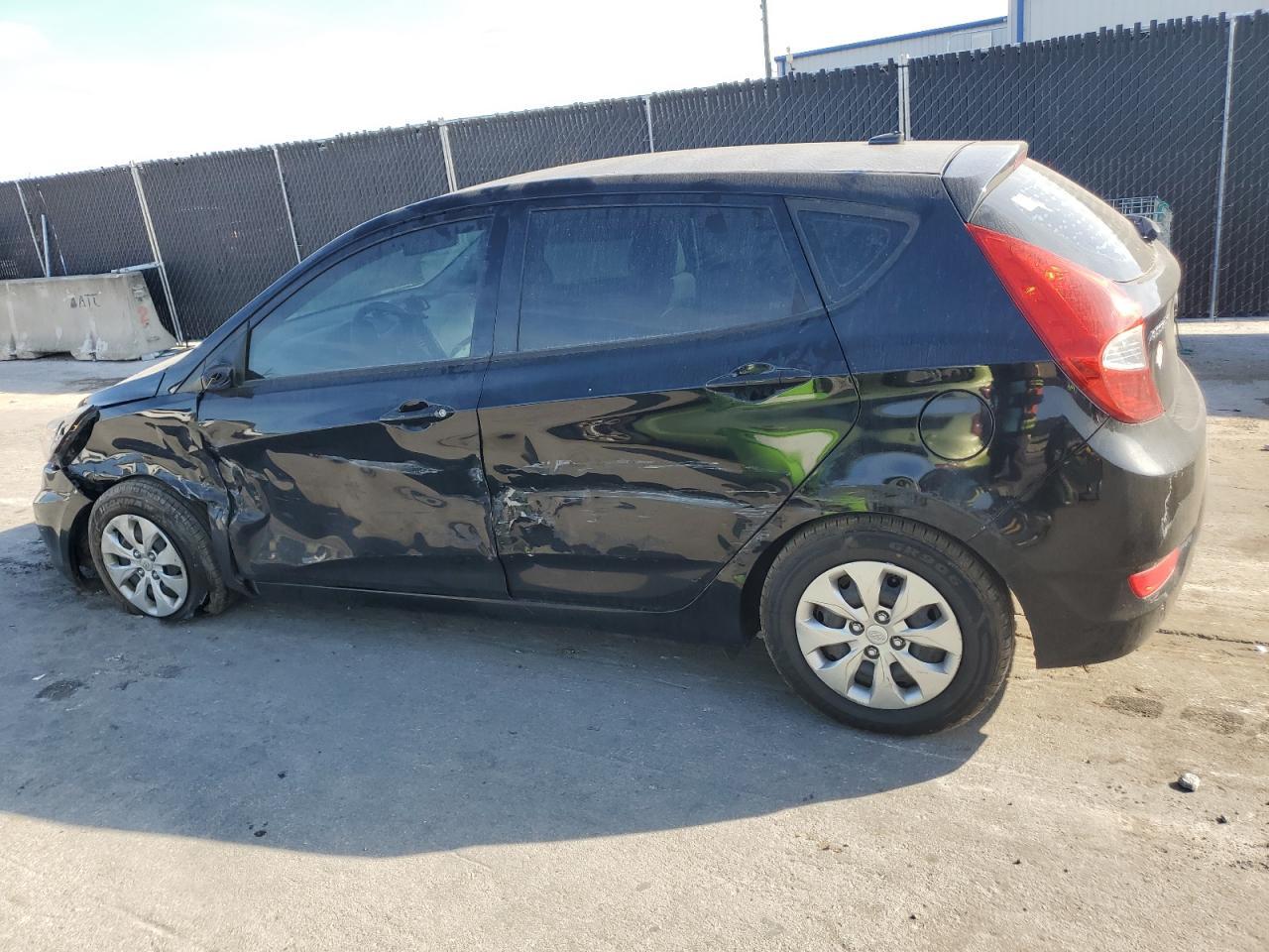 2016 Hyundai Accent Se - Фото 2