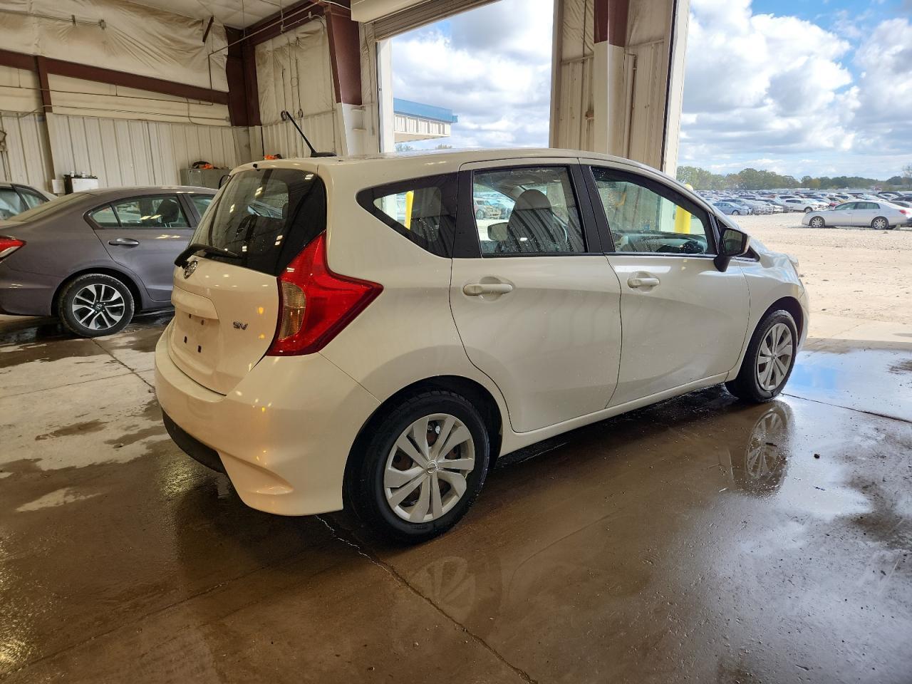 2017 Nissan Versa Note S - Фото 3