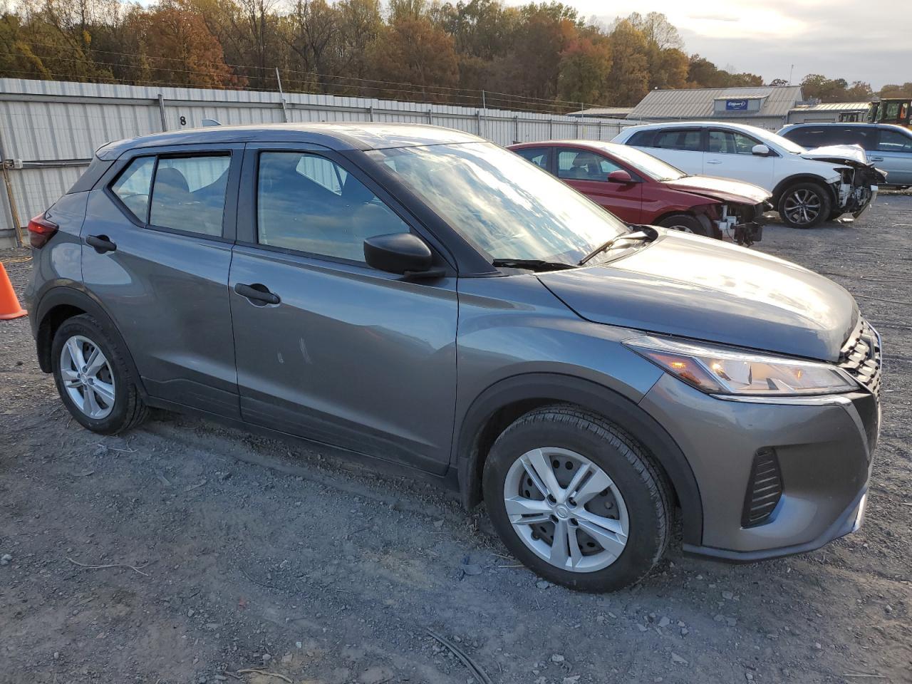 2022 Nissan Kicks S - Фото 4