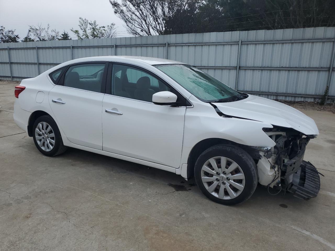 2016 Nissan Sentra S - Фото 4