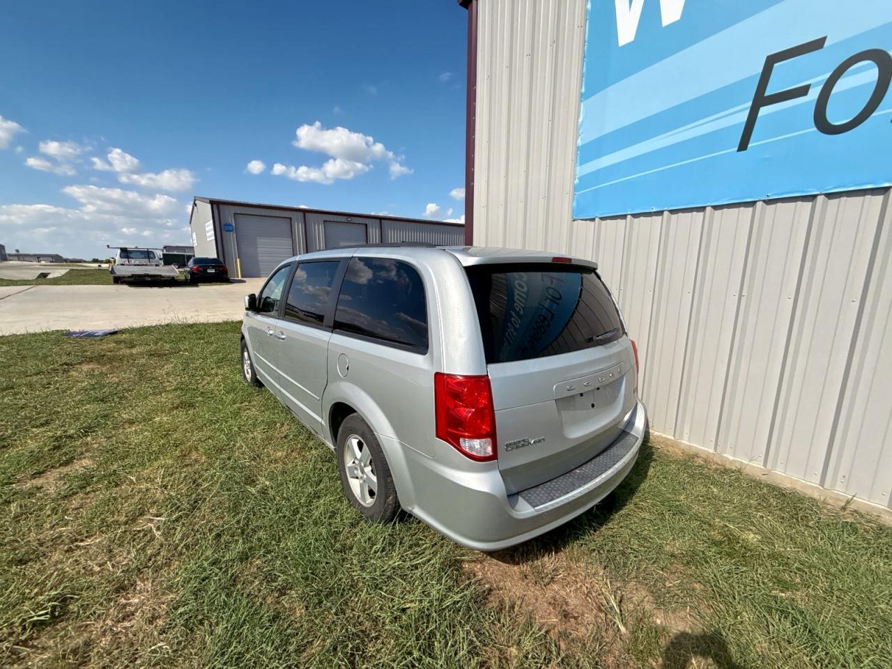 2011 Dodge Grand Caravan Mainstreet - Фото 3