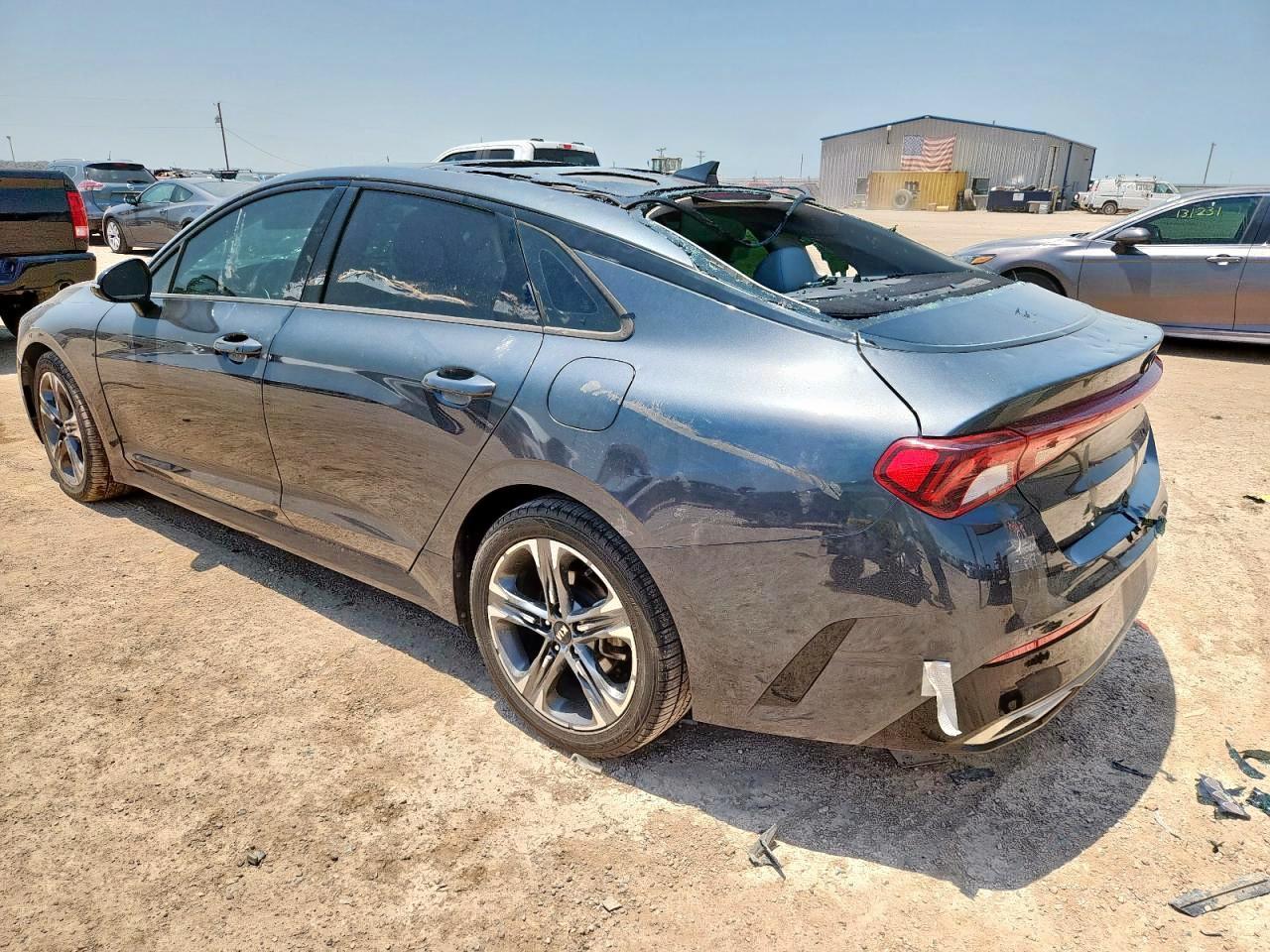 2021 Kia K5 Ex - Image 2