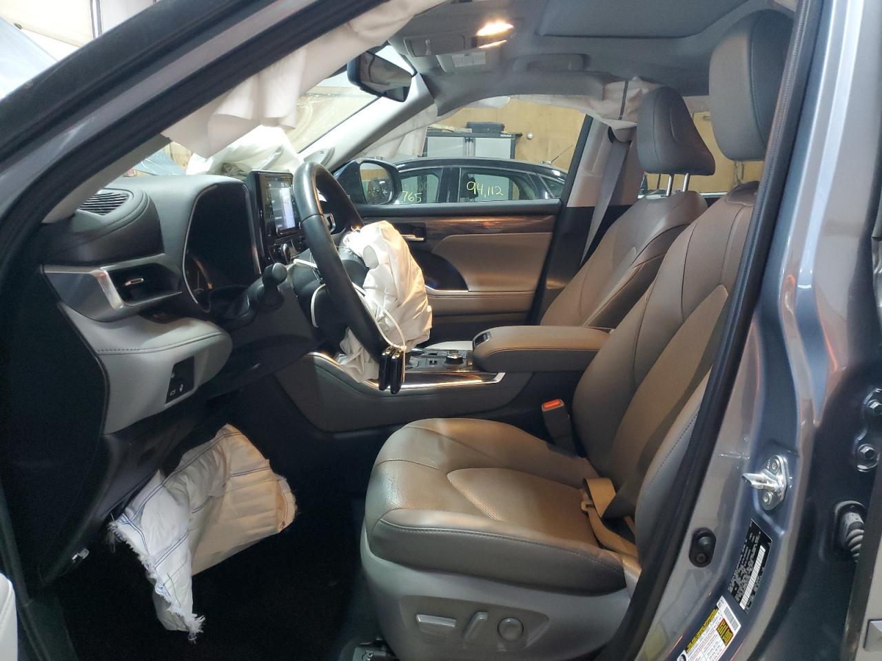 2022 Toyota Highlander Limited - Image 7