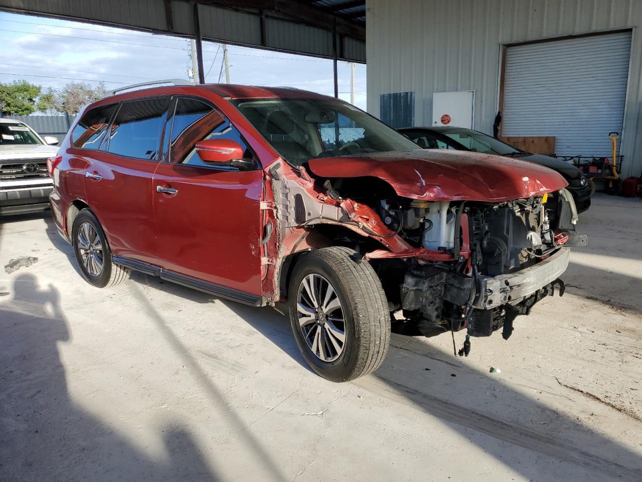 2017 Nissan Pathfinder S - Фото 4