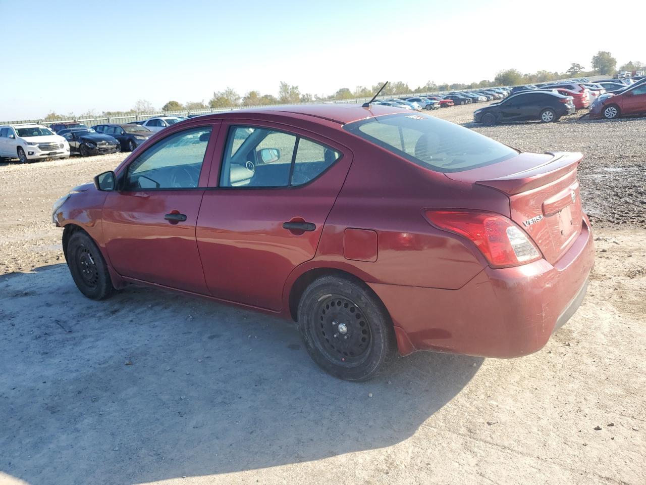 2017 Nissan Versa S - Фото 2