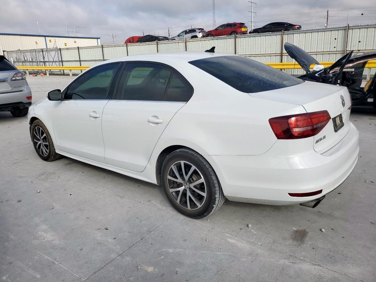 2017 Volkswagen Jetta Se - Фото 2