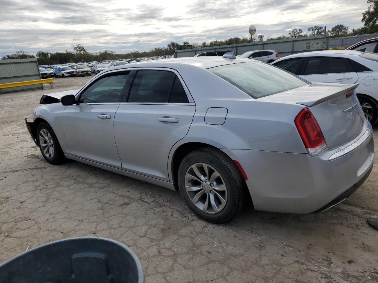 2021 Chrysler 300 Touring - Image 2