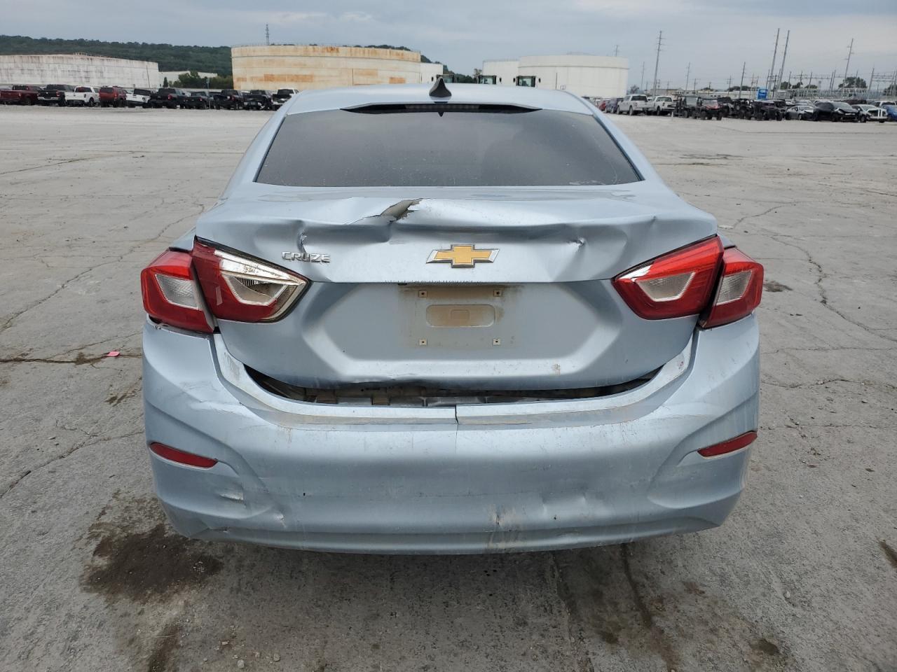 2017 Chevrolet Cruze Ls - Image 6