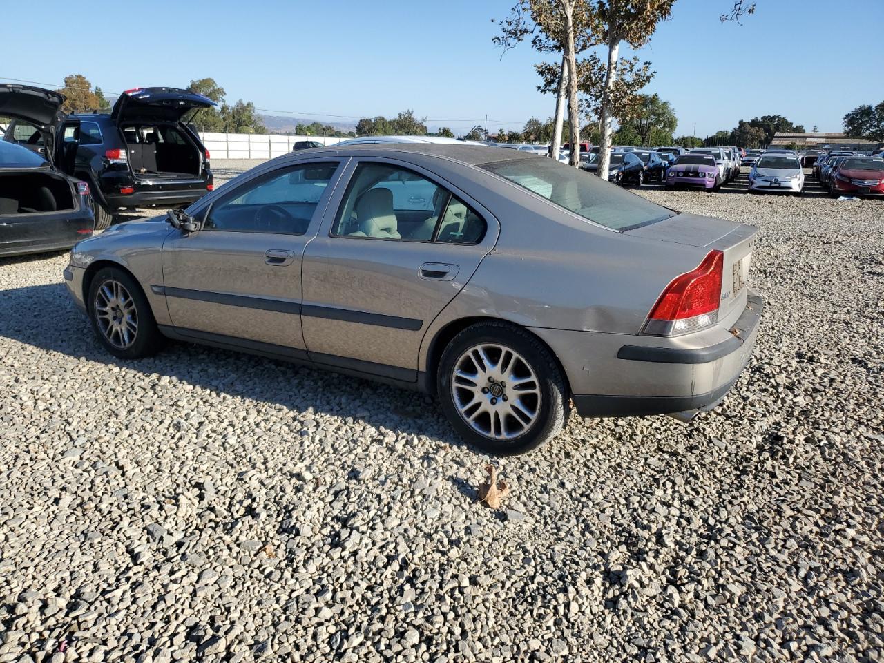 2004 Volvo S60 2.5T - Image 2