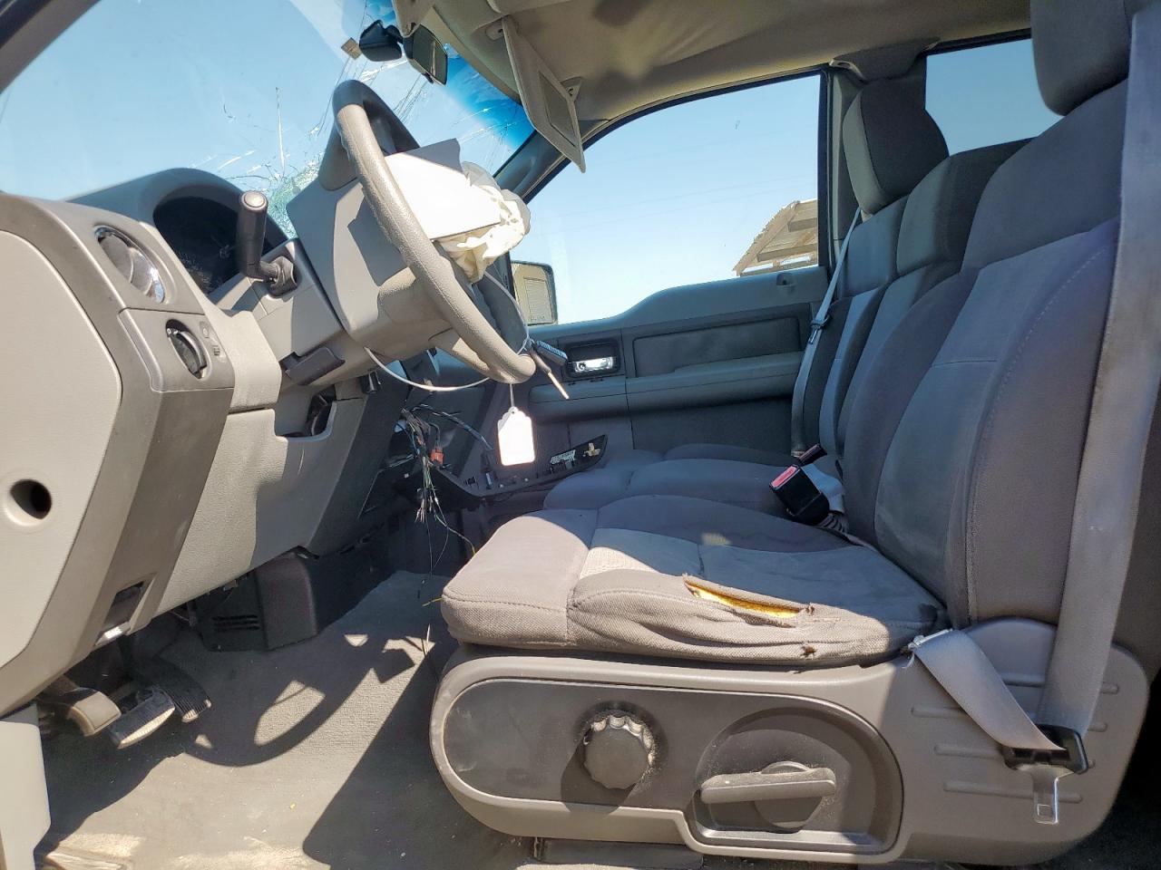 2004 Ford F150 - Image 7